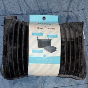 NWT bliss Travel Pillow Blanket - Black Ultra-Soft Plush